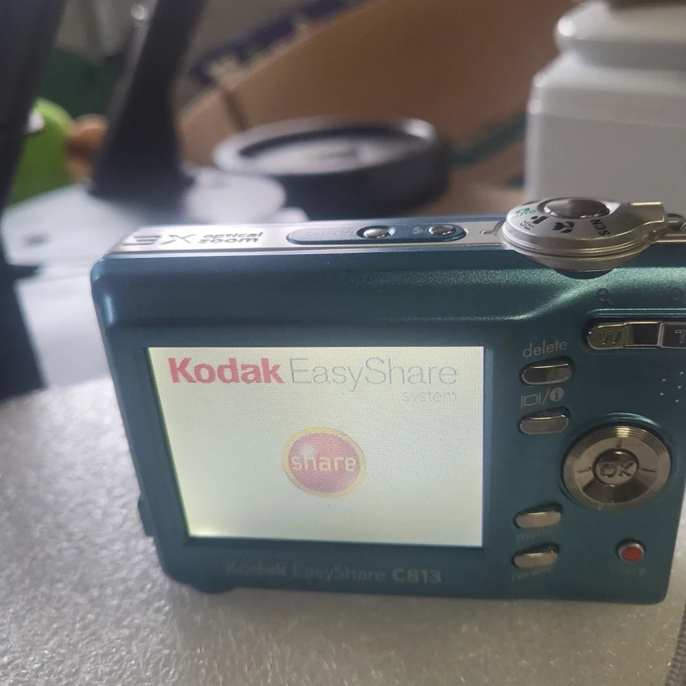 Kodak Easyshare C813 Camera - Picture 3 of 7